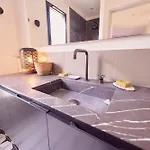 Avec Jardin Et Piscine *