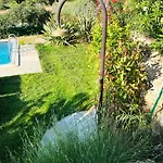 Villa Avec Jardin Et Piscine *