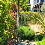 Avec Jardin Et Piscine