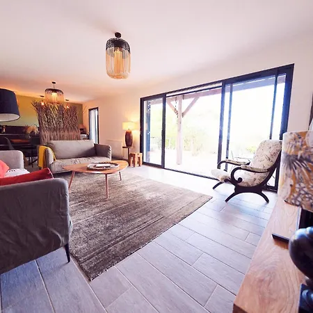 别墅 Avec Jardin Et Piscine