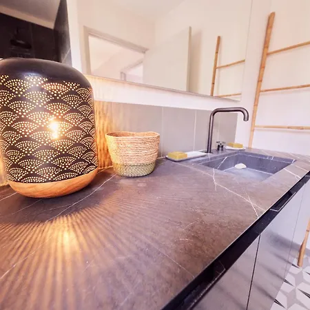 Avec Jardin Et Piscine *