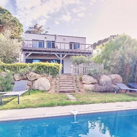 Avec Jardin Et Piscine *