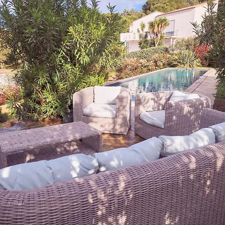 فيلة Avec Jardin Et Piscine *