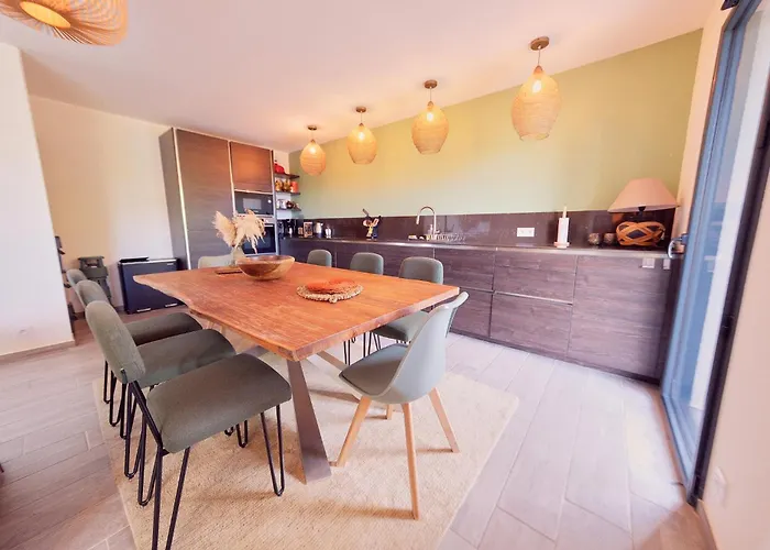 Avec Jardin Et Piscine *