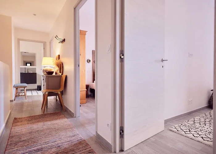 Avec Jardin Et Piscine