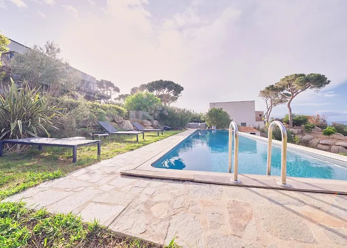 别墅 Avec Jardin Et Piscine