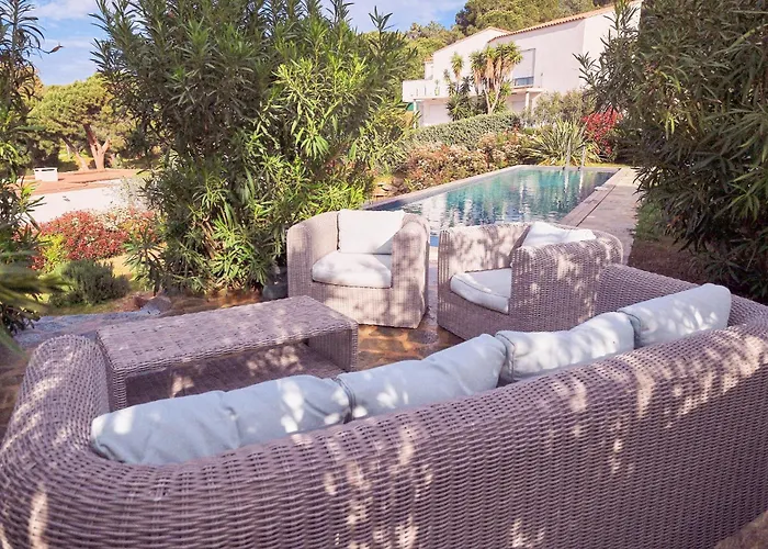 别墅 Avec Jardin Et Piscine *